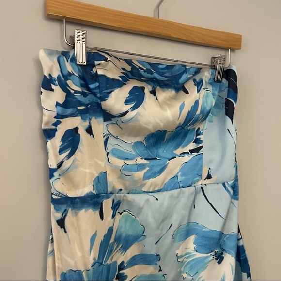 Abercrombie & Fitch Blue Floral Satin Effect Strapless Midi Dress - Picture 4 of 6